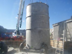 工場メンテナンス　タンク設置