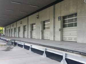 工場メンテナンス　プラットホーム