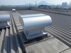工場メンテナンス　ルーフファン