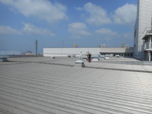 工場メンテナンス　屋根カバー工法