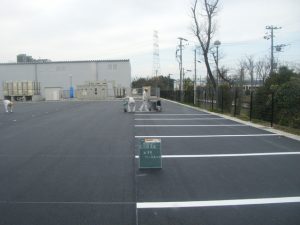 工場メンテナンス　駐車場