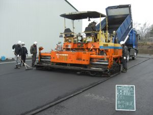 工場メンテナンス　舗装
