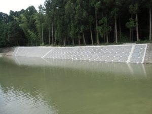 土木工事　河川張ブロック